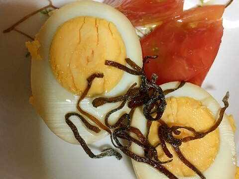 トマトと煮卵の塩昆布乗せ